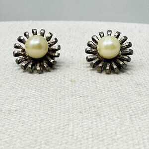 Vintage Starburst Earrings Imitation‎ Pearl Silver-Tone Clip On Retro Classic